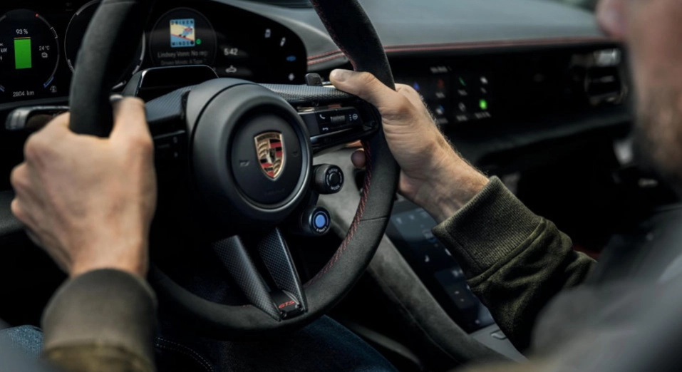 porsche-taycan-2027-interior-4